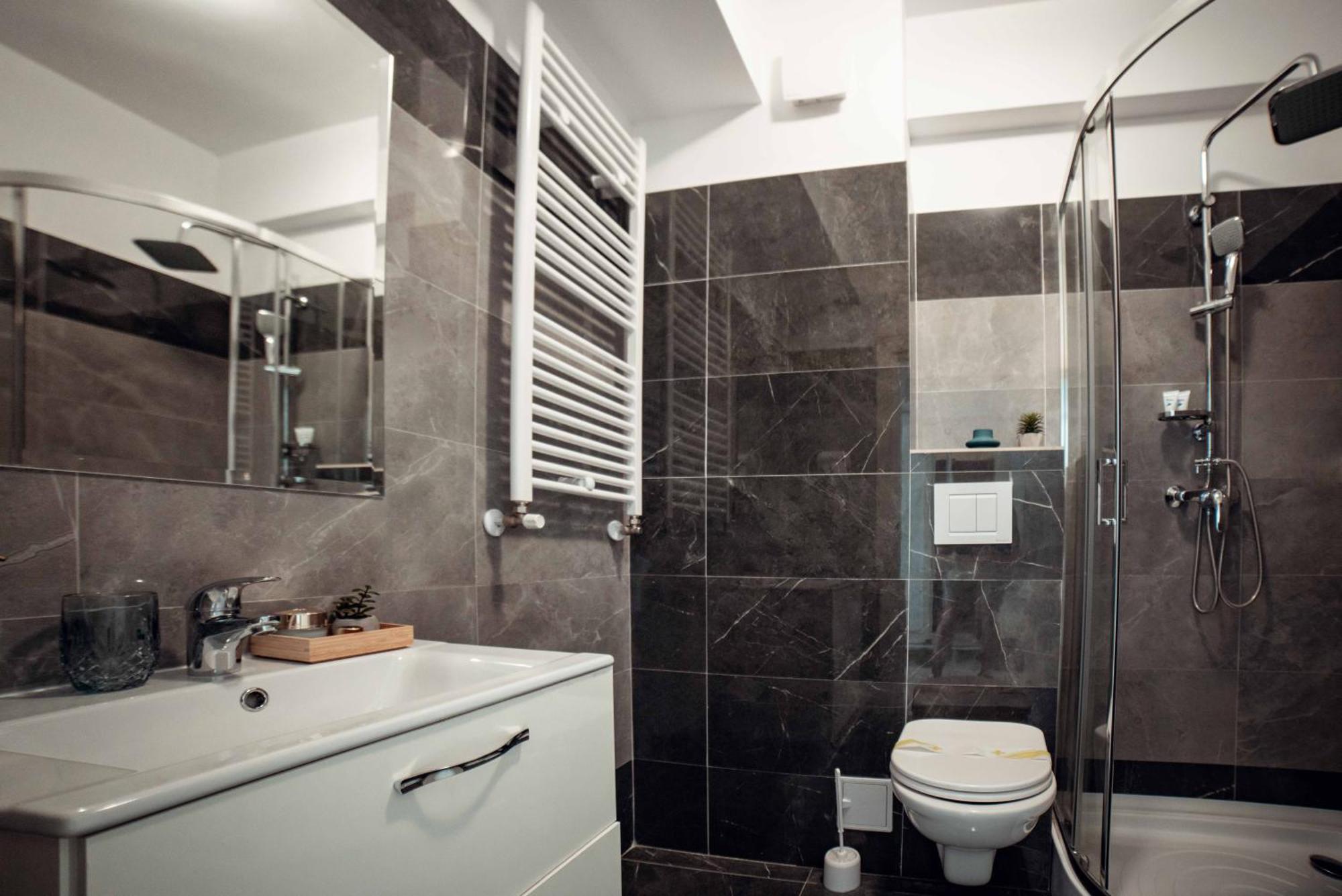 Cozycollection Apartments At Q Residence #6 이아시 외부 사진